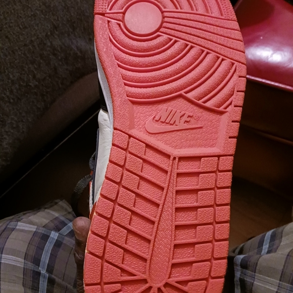 Jordan 1 Retro high OG      Shattered backboard SOLD OUT - Picture 5 of 6